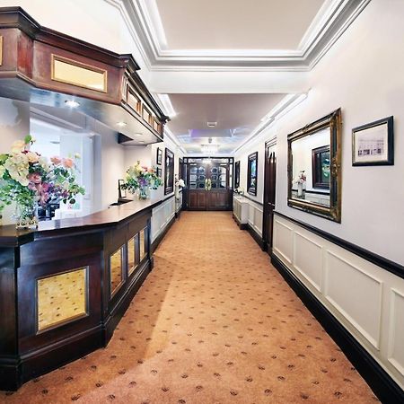 فندق The Bailie, Main St Bailieborough, A82T6C6 كافان المظهر الخارجي الصورة