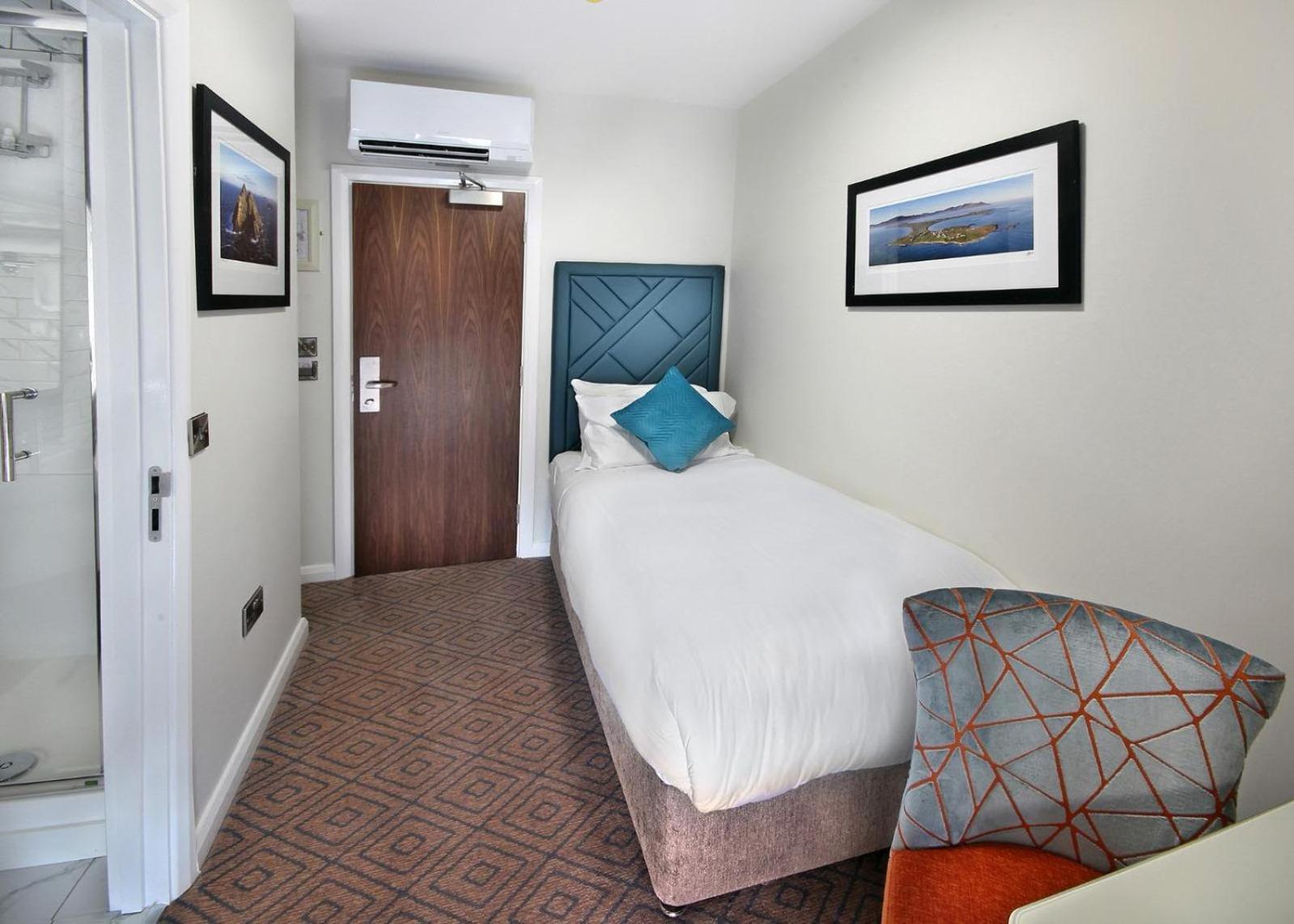 فندق The Bailie, Main St Bailieborough, A82T6C6 كافان المظهر الخارجي الصورة
