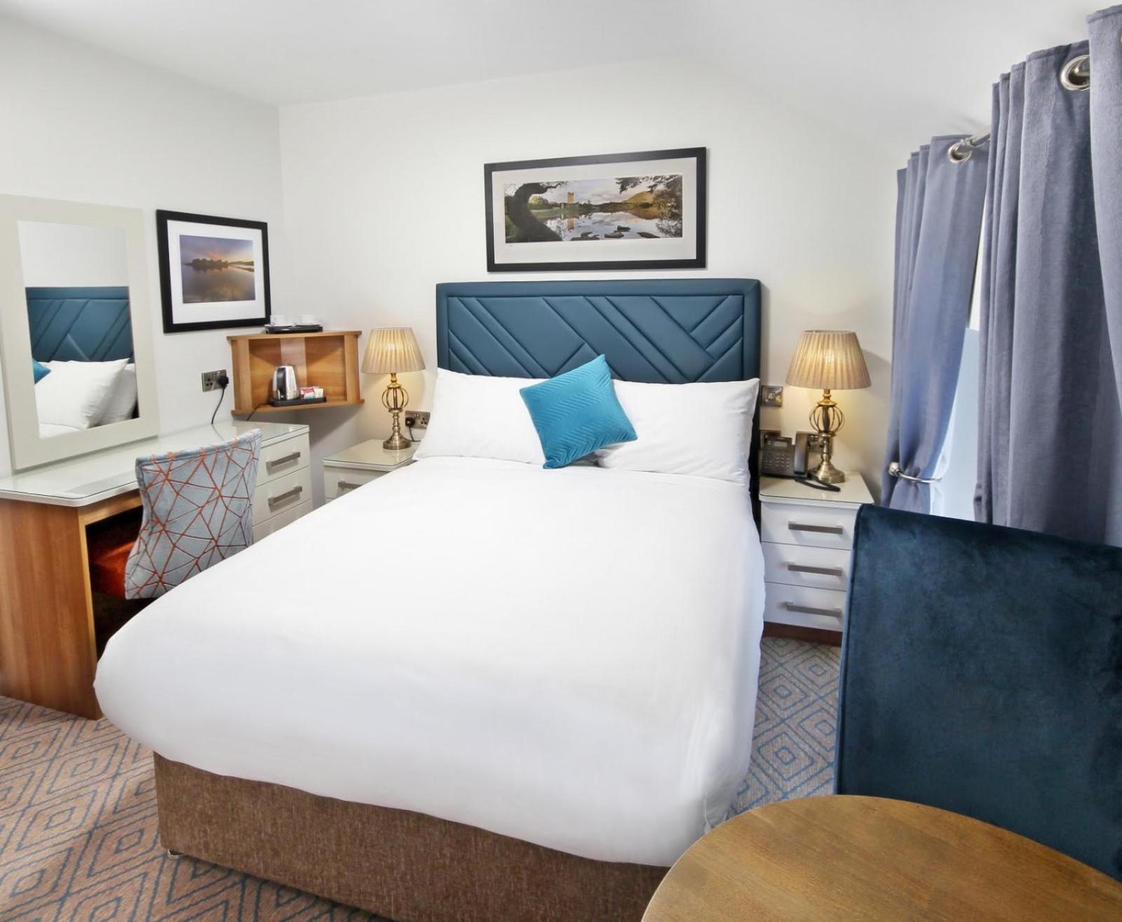 فندق The Bailie, Main St Bailieborough, A82T6C6 كافان المظهر الخارجي الصورة