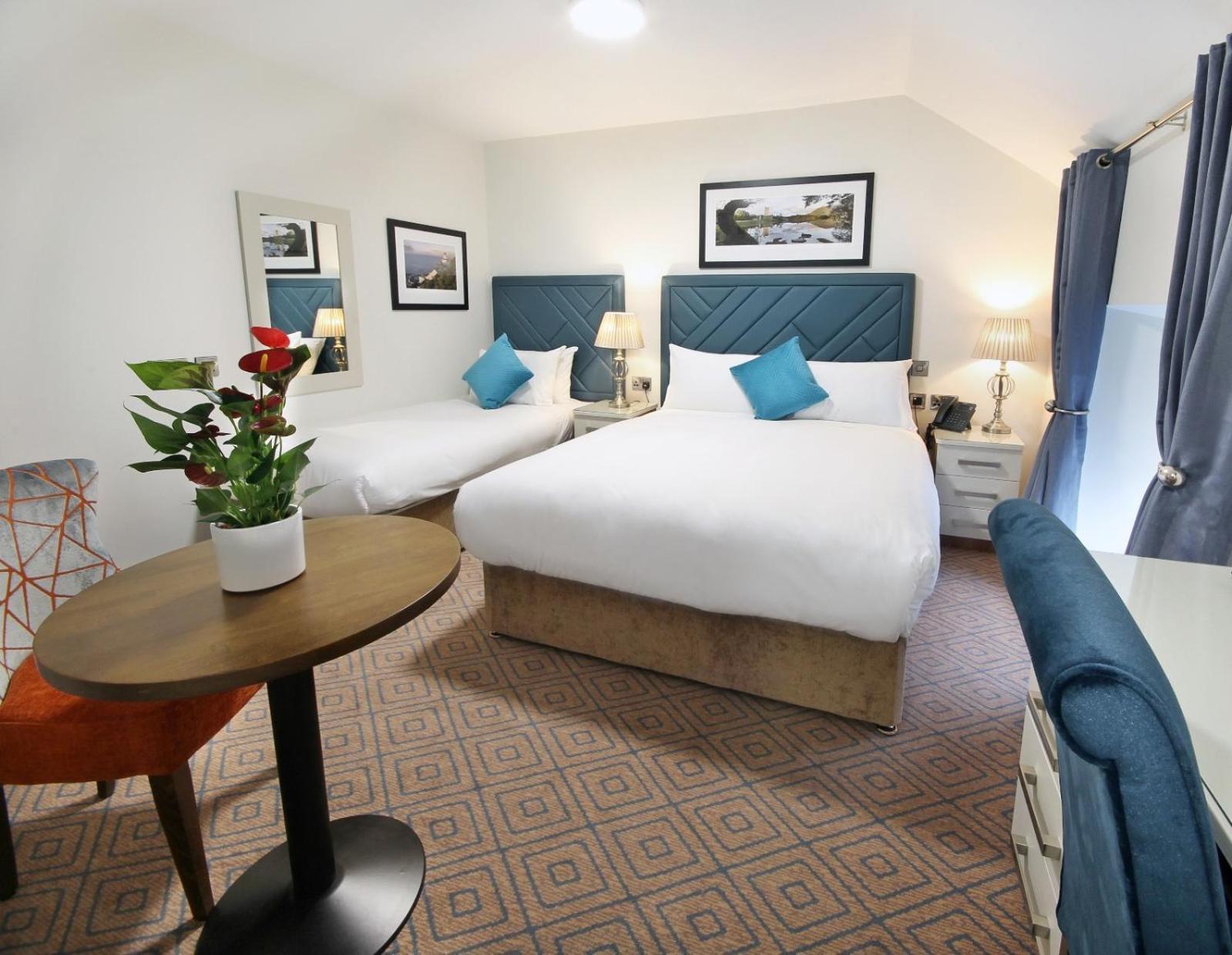 فندق The Bailie, Main St Bailieborough, A82T6C6 كافان المظهر الخارجي الصورة