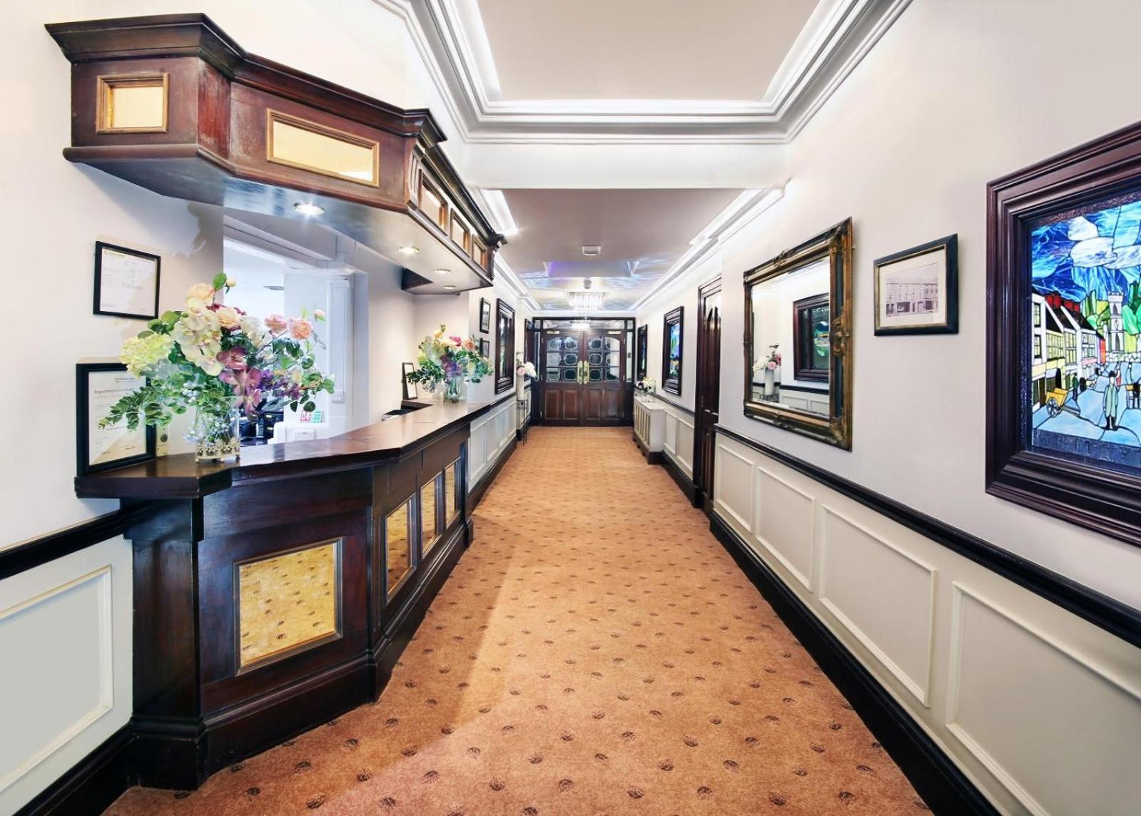 فندق The Bailie, Main St Bailieborough, A82T6C6 كافان المظهر الخارجي الصورة