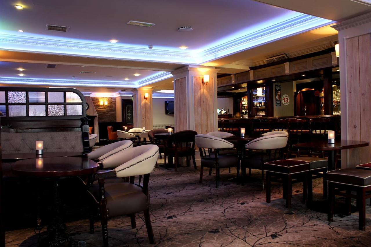 فندق The Bailie, Main St Bailieborough, A82T6C6 كافان المظهر الخارجي الصورة
